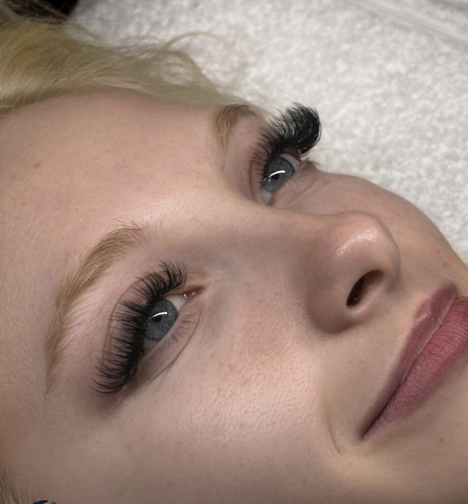 Volume Lash Full Set – Dramatic Lash Extensions in Tempe, AZ